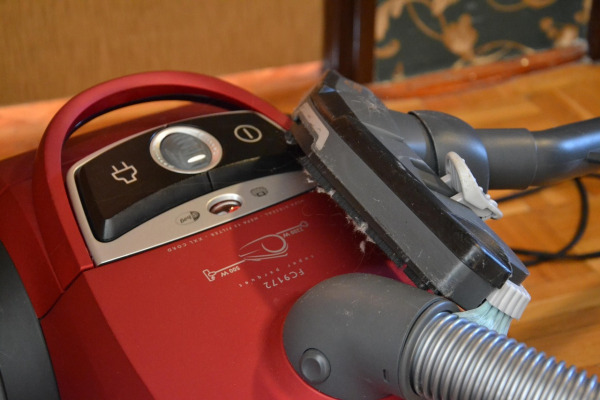 upright vacuum cleaner